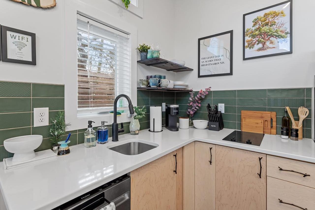 The Acorn - Tiny House In Historic Oakwood Villa Raleigh Exterior photo